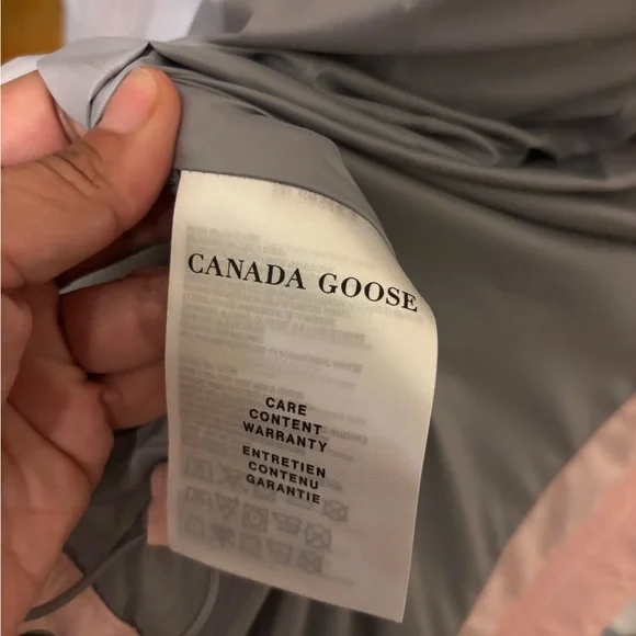Canada Goose Rayla Vest in a pink quartz color size small - Picture 9 of 9